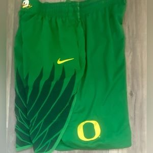 Men’s Nike Oregon Ducks athletic shorts. XL
